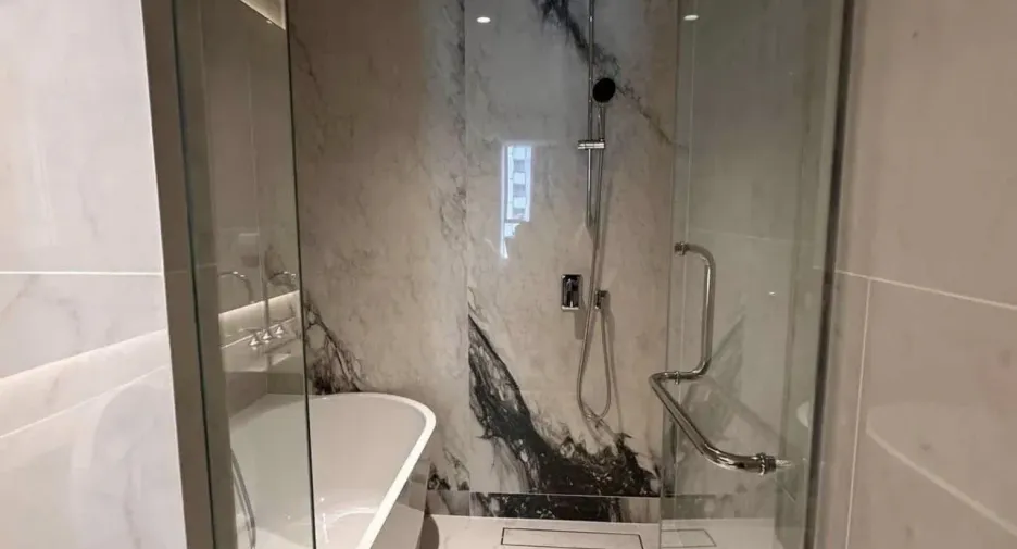 For rent 2 bedrooms condo in Pathum Wan, Bangkok
