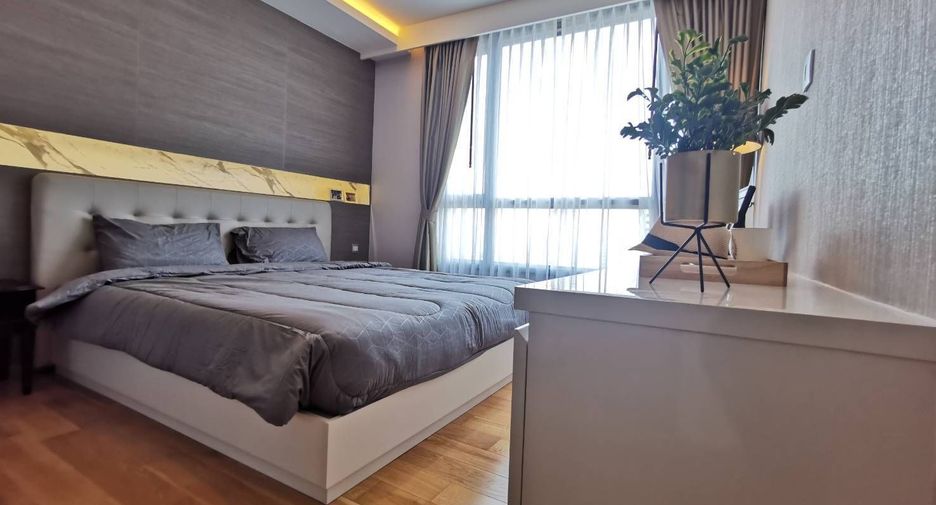 For rent 2 bedrooms condo in Watthana, Bangkok