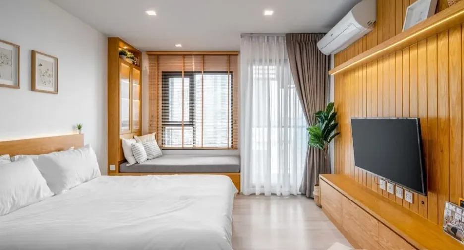 For rent studio condo in Pathum Wan, Bangkok