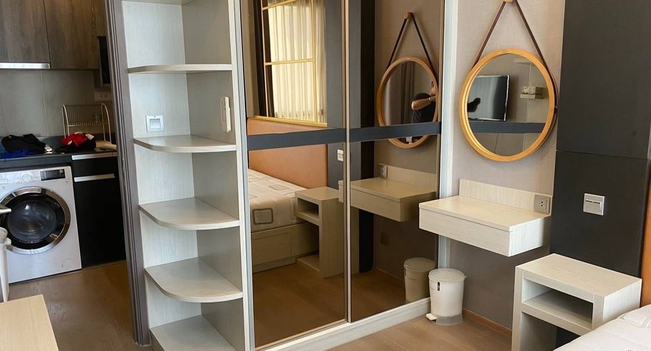 For rent 2 bedrooms condo in Bang Rak, Bangkok