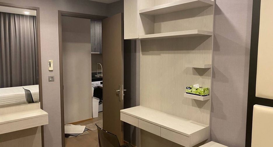 For rent 2 bedrooms condo in Bang Rak, Bangkok