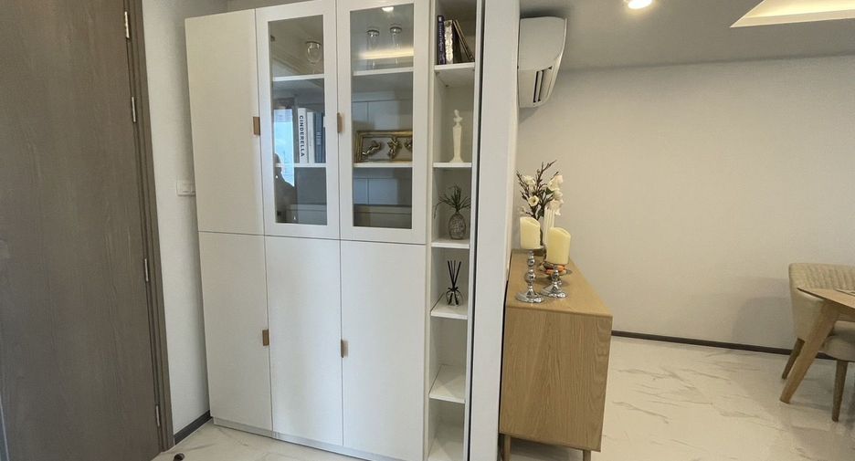 For rent 2 bedrooms condo in Phra Khanong, Bangkok