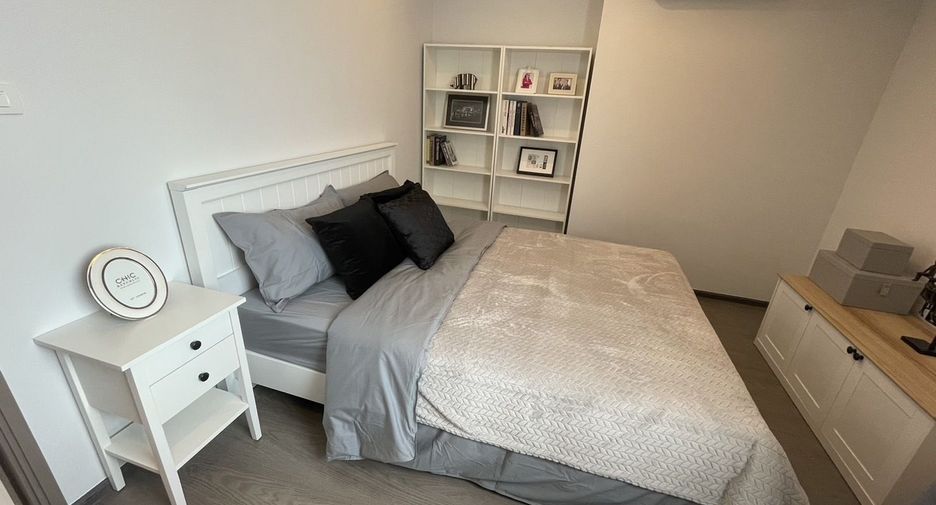 For rent 2 bedrooms condo in Phra Khanong, Bangkok