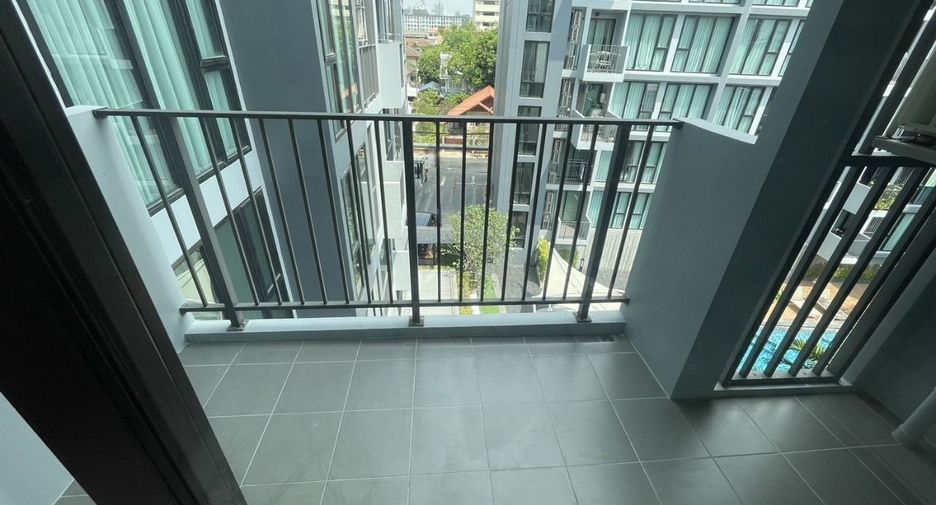 Condo en alquiler de 2 habitaciones en Phra Khanong, Bangkok