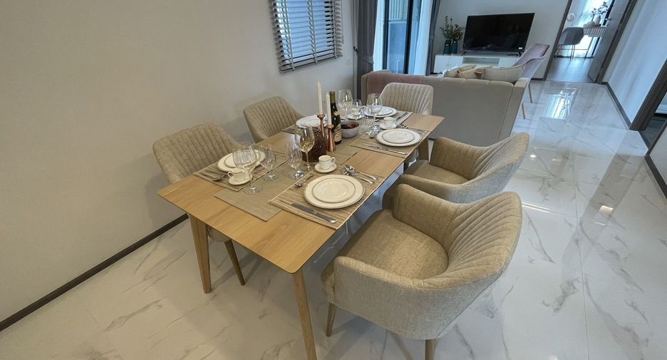 For rent 2 bedrooms condo in Phra Khanong, Bangkok