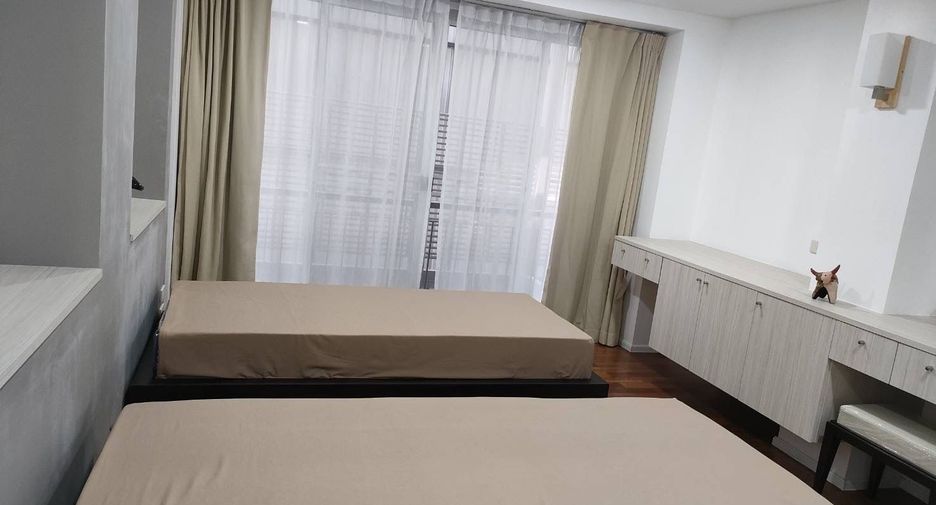 For rent 3 bedrooms condo in Watthana, Bangkok
