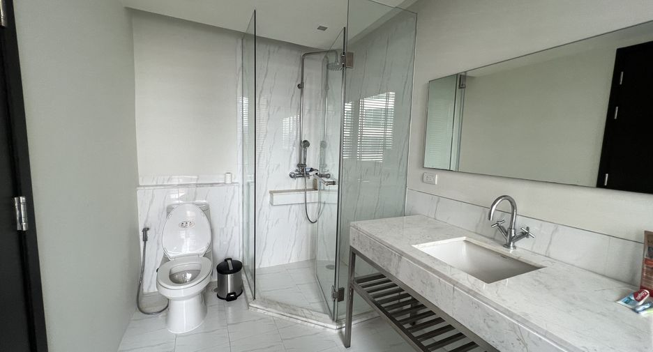 For rent 2 bedrooms condo in Sathon, Bangkok