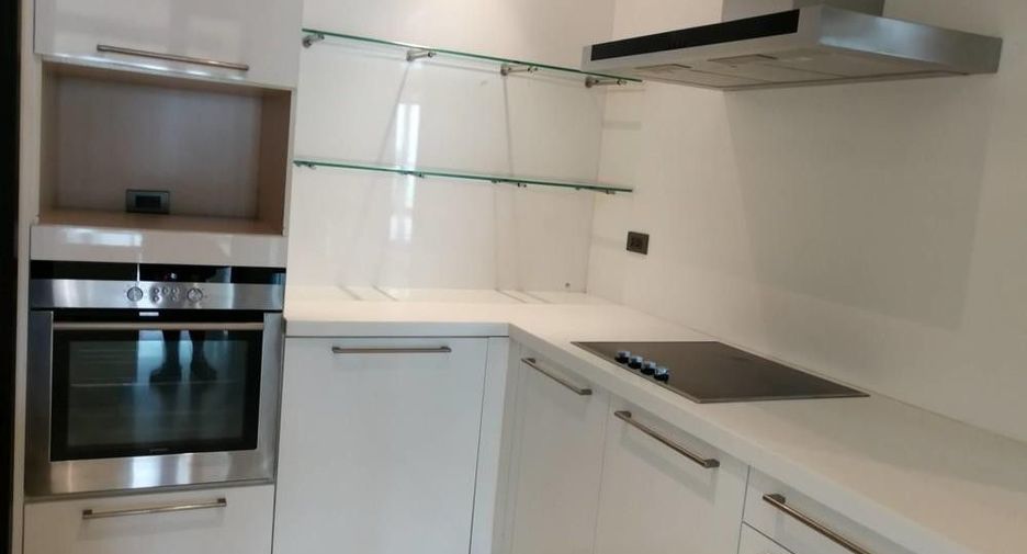 For rent 4 bedrooms condo in Khlong Toei, Bangkok