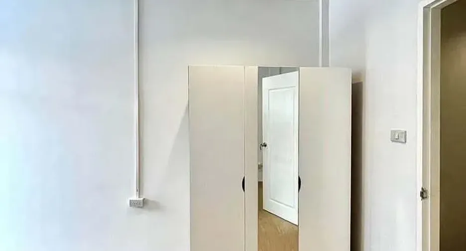 For rent 2 bedrooms townhouse in Bang Kapi, Bangkok