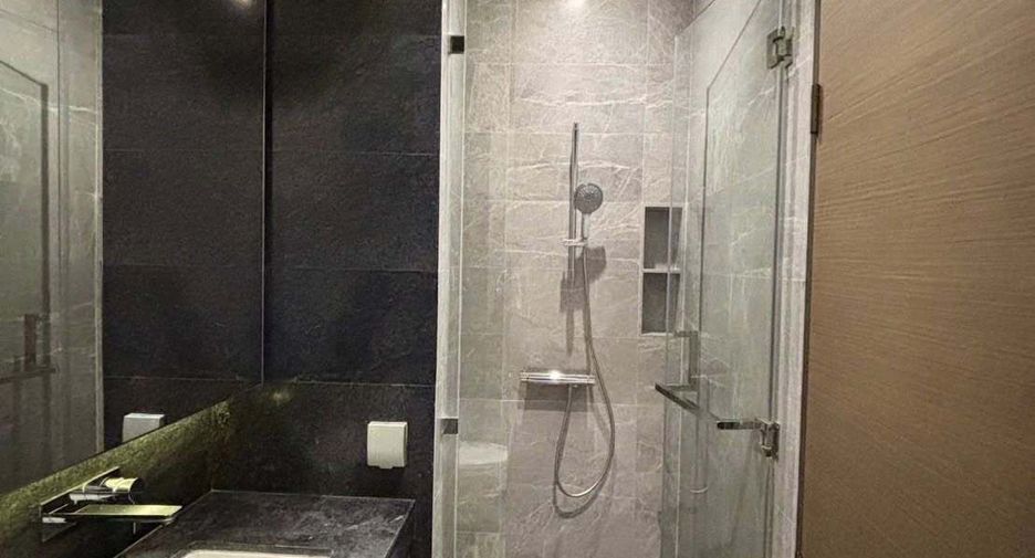 For rent 2 bedrooms condo in Pathum Wan, Bangkok