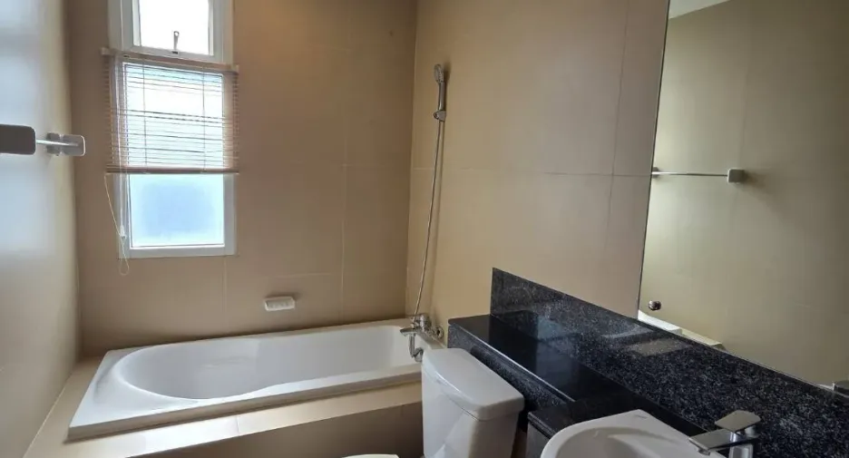 For rent 2 bedrooms condo in Watthana, Bangkok
