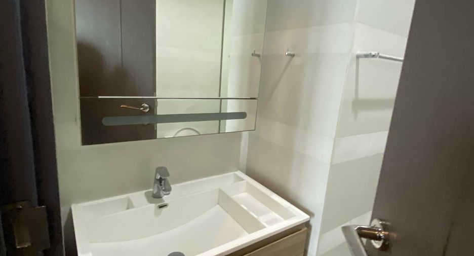 Condo en alquiler de 1 habitaciones en Khlong Toei, Bangkok
