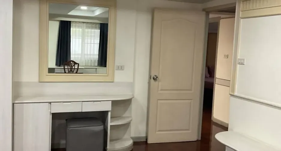 Apartamento en alquiler de 3 habitaciones en Watthana, Bangkok