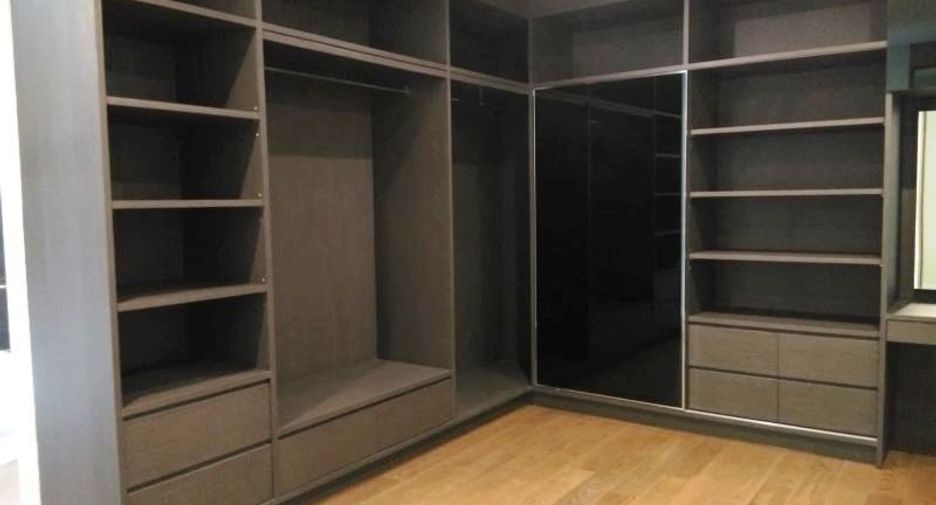ให้เช่า 4 ห้องนอน ทาวน์เฮ้าส์ ใน วัฒนา, กรุงเทพฯ