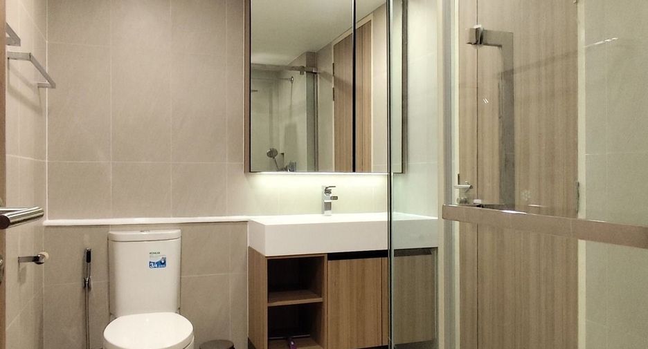 For rent 2 bedrooms condo in Pathum Wan, Bangkok