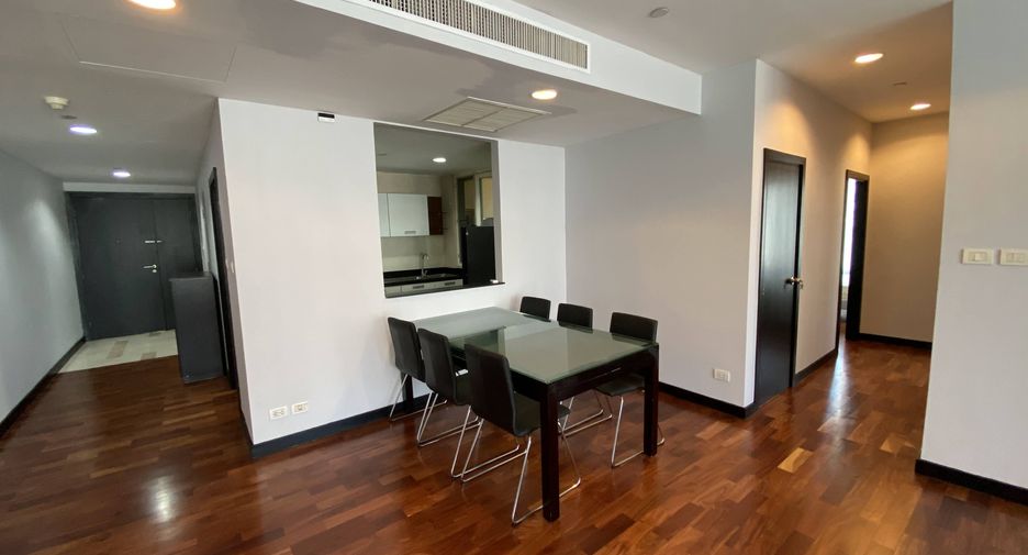 For rent 3 bedrooms condo in Khlong Toei, Bangkok