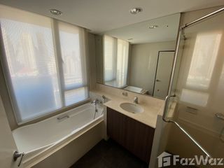 Condo en alquiler de 3 habitaciones en Khlong Toei, Bangkok