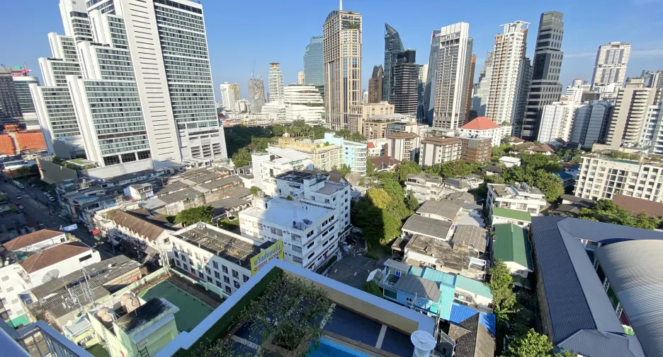 For rent 3 bedrooms condo in Khlong Toei, Bangkok