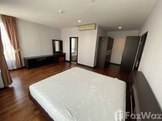 Condo en alquiler de 3 habitaciones en Khlong Toei, Bangkok