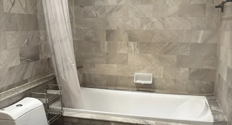 For rent 2 bedrooms condo in Sathon, Bangkok