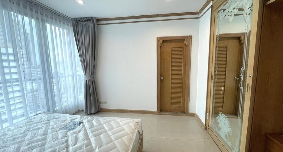 For rent 2 bedrooms condo in Sathon, Bangkok