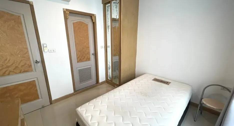 For rent 2 bedrooms condo in Sathon, Bangkok