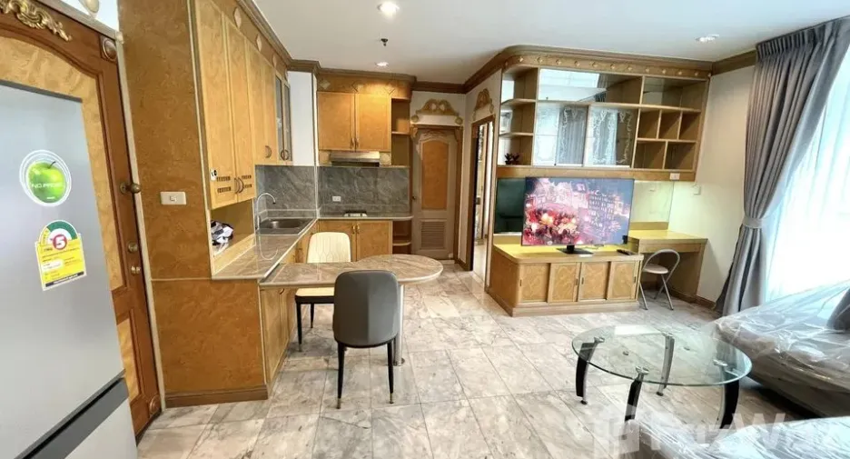 For rent 2 bedrooms condo in Sathon, Bangkok