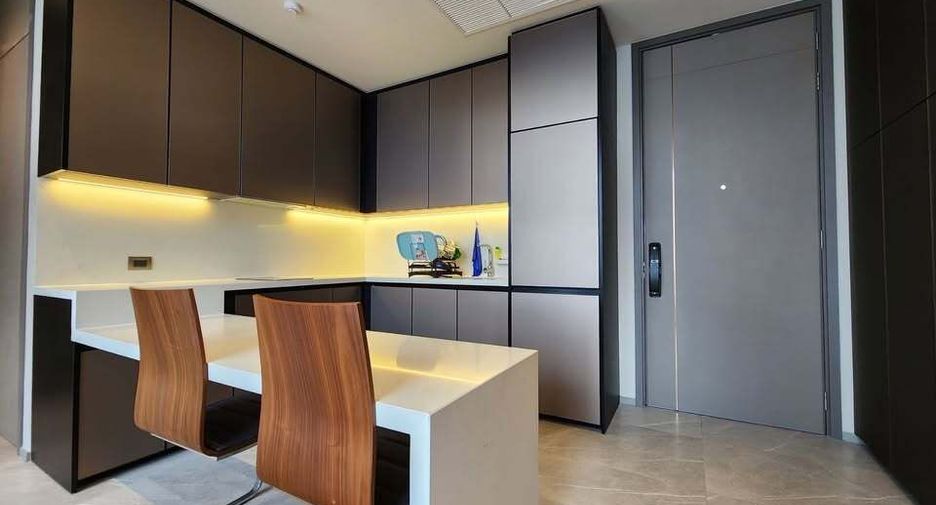 For rent 1 bed condo in Khlong Toei, Bangkok