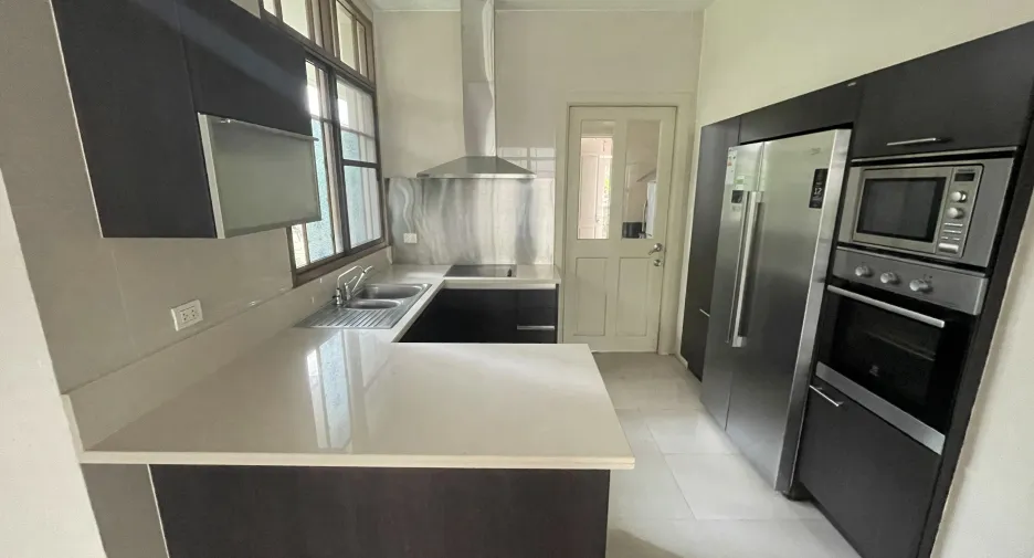For rent 4 ベッドルーム house in Watthana, Bangkok