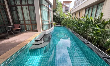For rent 4 bedrooms house in Watthana, Bangkok