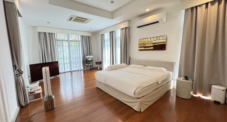 For rent 4 ベッドルーム house in Watthana, Bangkok