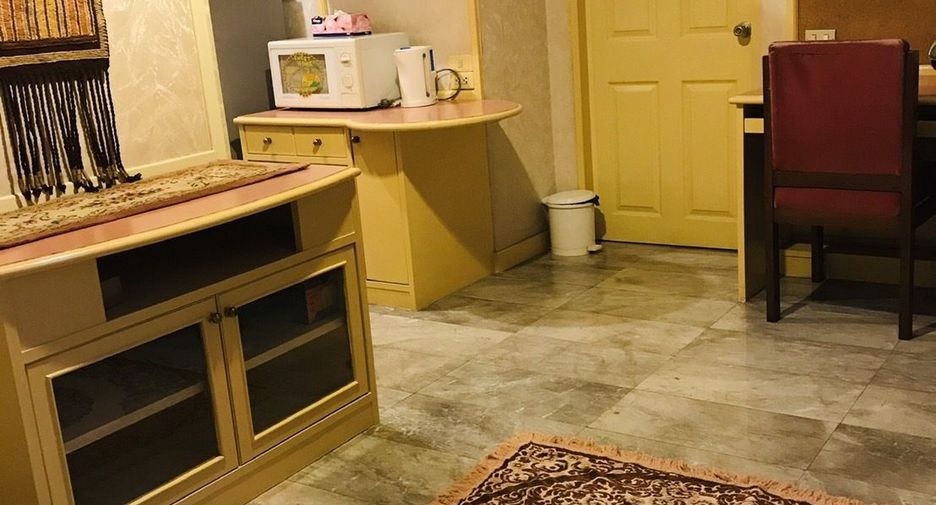 For rent 1 bed condo in Yan Nawa, Bangkok