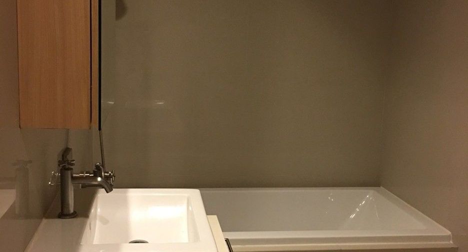 For rent 2 bedrooms condo in Chatuchak, Bangkok