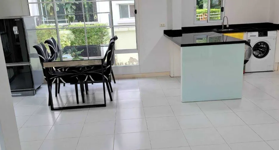 For rent 3 bedrooms house in Prawet, Bangkok