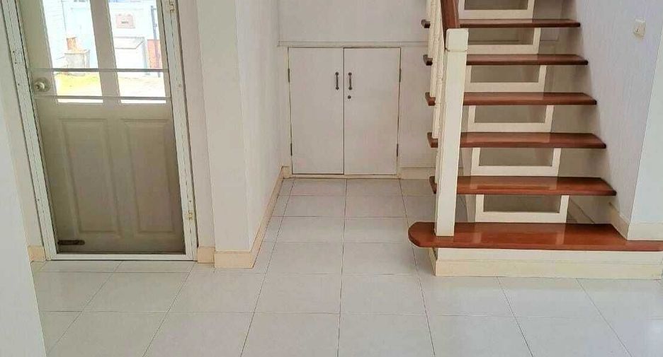 For rent 3 bedrooms house in Prawet, Bangkok