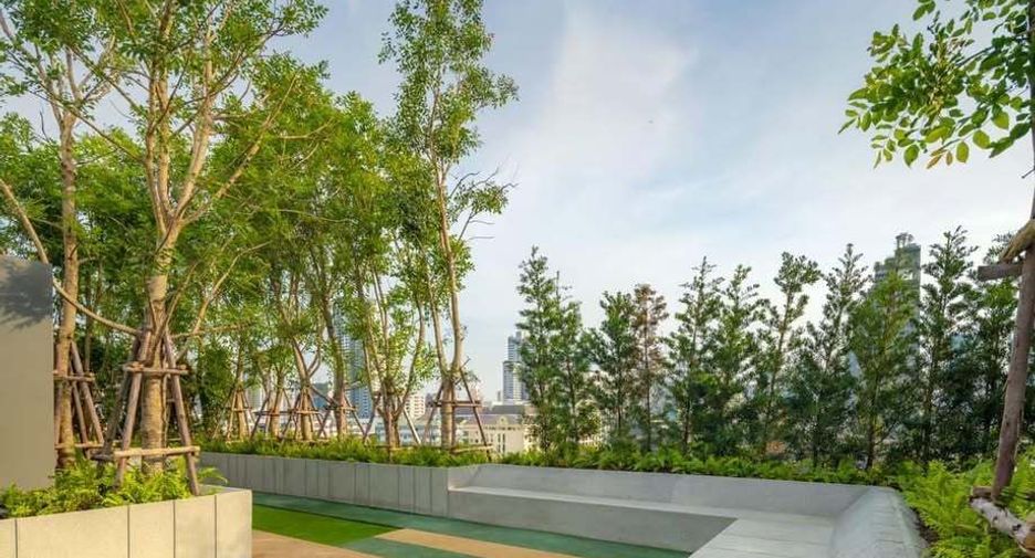 For rent 2 bedrooms condo in Watthana, Bangkok
