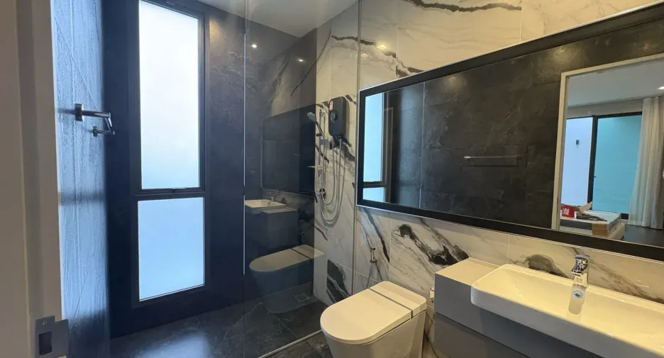 For rent 4 bedrooms house in Suan Luang, Bangkok
