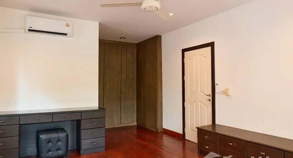 ให้เช่า 4 ห้องนอน บ้านเดี่ยว ใน วัฒนา, กรุงเทพฯ