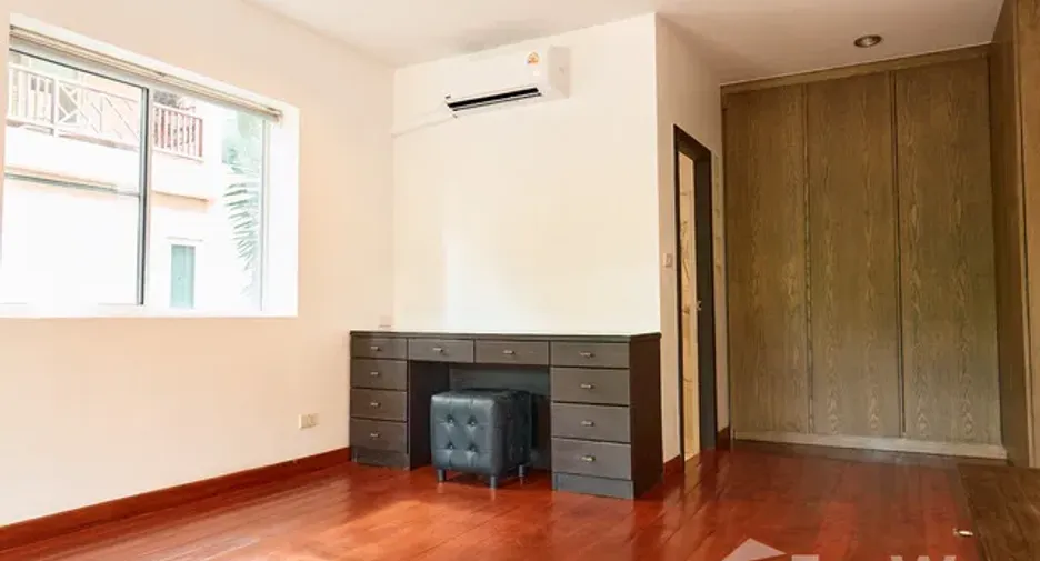 ให้เช่า 4 ห้องนอน บ้านเดี่ยว ใน วัฒนา, กรุงเทพฯ