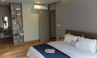 For rent 3 bedrooms apartment in Khlong Toei, Bangkok