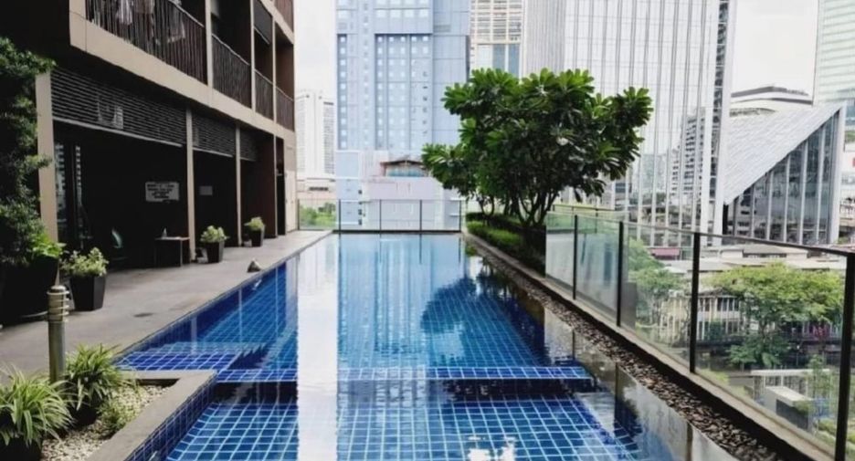 For rent 2 bedrooms condo in Khlong Toei, Bangkok