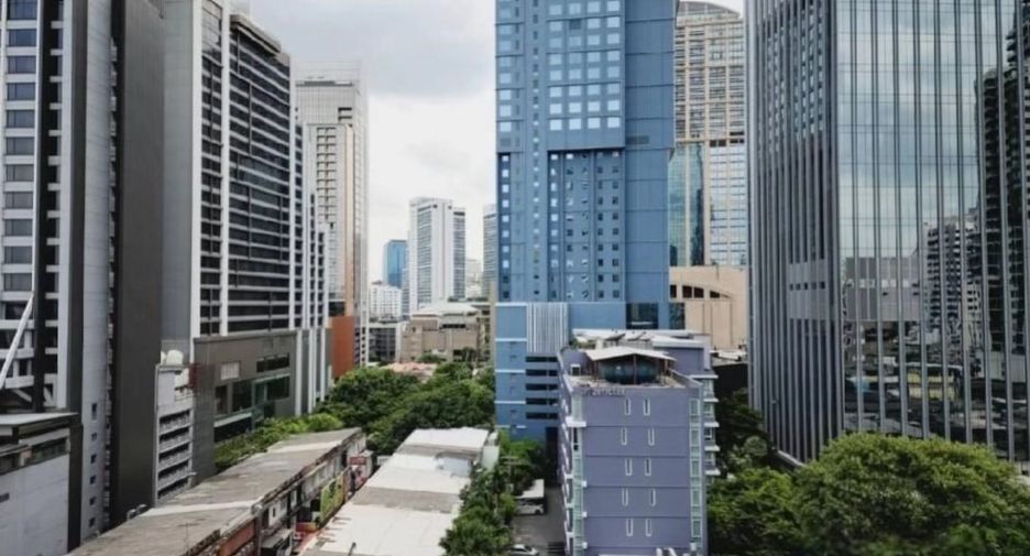 For rent 2 bedrooms condo in Khlong Toei, Bangkok