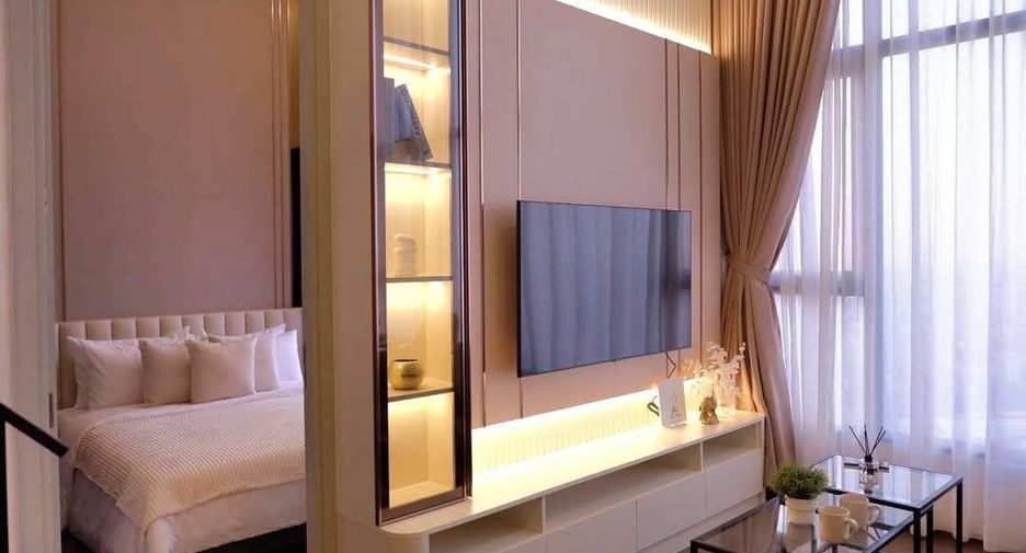 For rent 2 bedrooms condo in Bang Rak, Bangkok