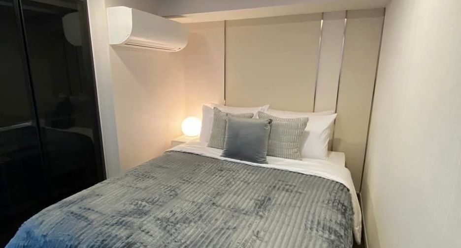 For rent 2 bedrooms condo in Bang Rak, Bangkok