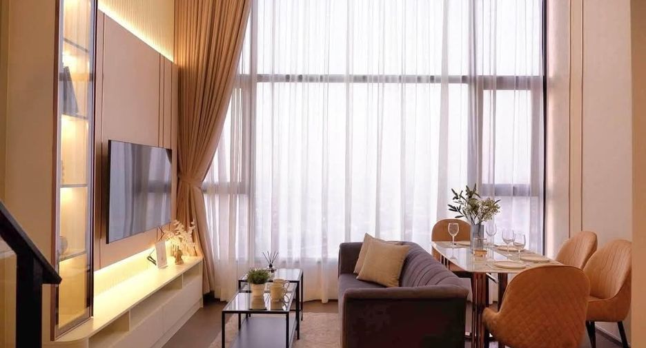 For rent 2 bedrooms condo in Bang Rak, Bangkok