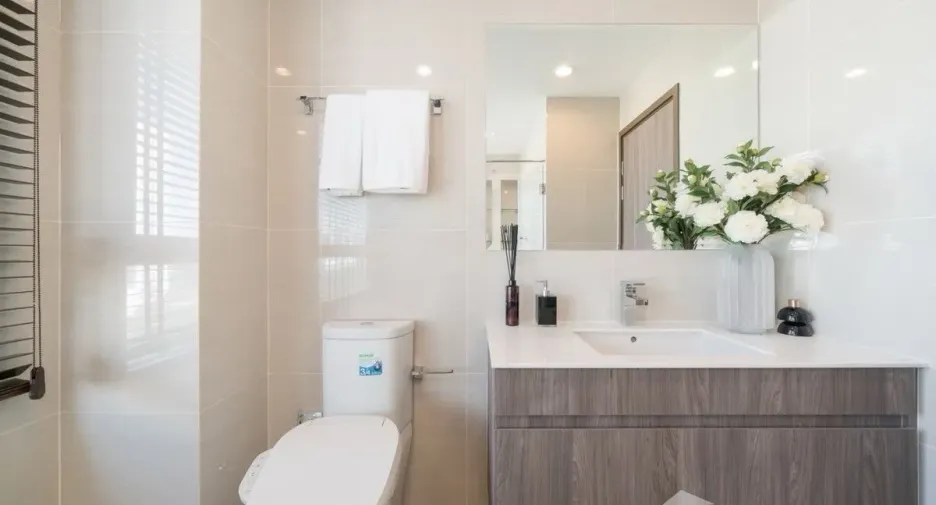 For rent 2 bedrooms condo in Bang Na, Bangkok