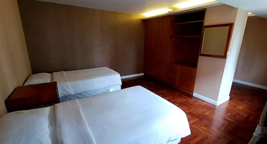 For rent 2 bedrooms condo in Yan Nawa, Bangkok