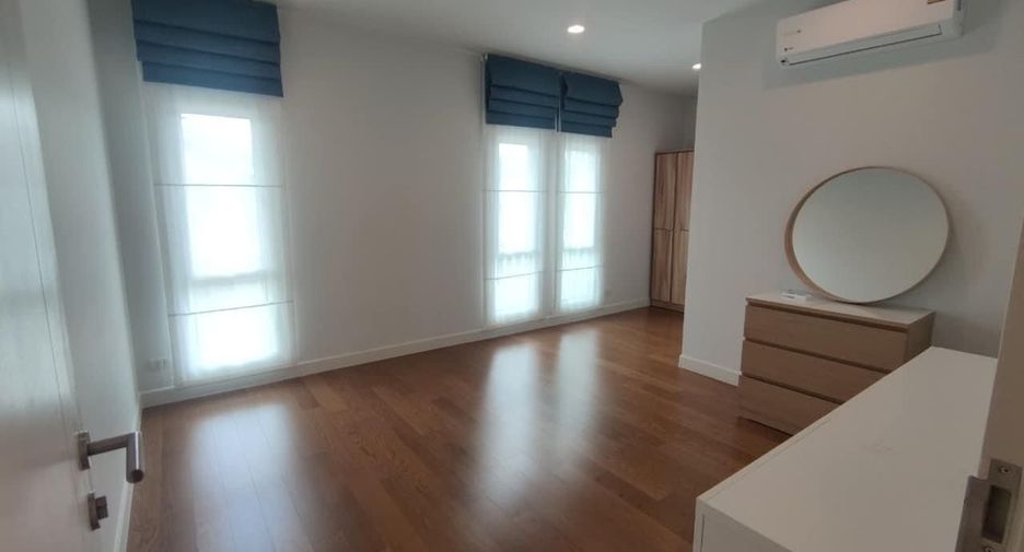 For rent 4 bedrooms house in Khlong Sam Wa, Bangkok