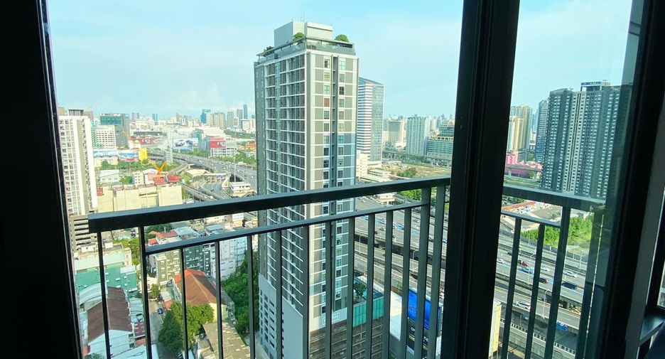 Condo en alquiler de 2 habitaciones en Huai Khwang, Bangkok