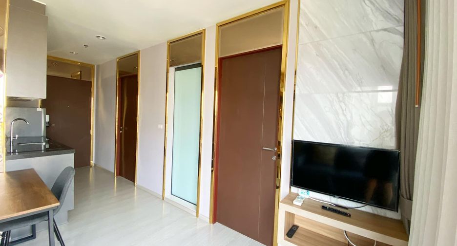 Condo en alquiler de 2 habitaciones en Huai Khwang, Bangkok